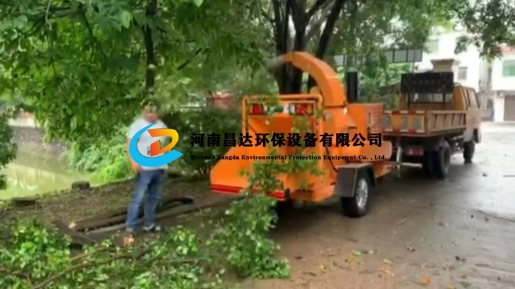 河南昌达HC-6145园林绿化树枝粉碎机福建福州客户使用现场